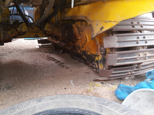 ขายรถเกี่ยวไอ้หนุ่ม660000บ.เครื่องlsuzu210โบปั้ม23ช่วงล่าง12