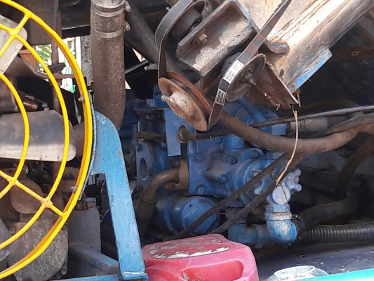 ขายรถเกี่ยวไอ้หนุ่ม660000บ.เครื่องlsuzu210โบปั้ม23ช่วงล่าง12