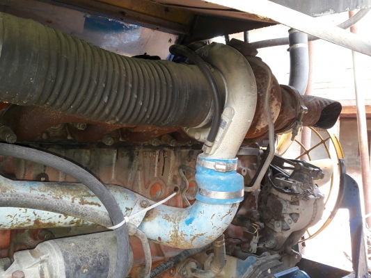 ขายรถเกี่ยวไอ้หนุ่ม660000บ.เครื่องlsuzu210โบปั้ม23ช่วงล่าง12