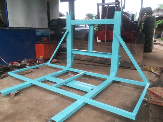 งานยกของติดท้ายรถไถ