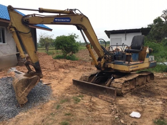KOMATSU PC30-3 ราคา 145,000 บาท เครื่องดี ปั้มแรง โช่หนา เอวแน่น เอกสารชื้อขาย   ของอยู่ จ.กาฬสินธุ์  โทร&amp;ไอดีไลน์  0610710295