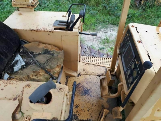 ขาย525,000$ แทรกเตอร์D5H ตีนไก่ป๊อกเกตลอย ผานดันหกทิศทาง เกียร์ท๊อก.เครื่องดี ปั้มดี ช่างล่างเต็ม เอกสารใบซื้อขาย รถอยู่ชลบุรี โทร&ไอดีไลน์ 0610710295 ขาย525,000$ แทรกเตอร์D5H ตีนไก่ป๊อกเกตลอย ผานดันหกทิศทาง เกียร์ท๊อก.เครื่องดี ปั้มดี ช่างล่างเต็ม เอกสารใบซื้อขาย รถอยู่ชลบุรี โทร&ไอดีไลน์ 0610710295