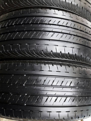 ยางรถยนต์มือสอง BRIDGESTONE รุ่น DURAVIS R611. 215 65R16 สัปดาที่37ปี2016 ลงพื้นปลายปี2016 สภาพสวยมากๆไร้ที่ติ ดอกเต็มๆ90\%คุ้มสุดๆใช้อีกยาวๆไม่แพง