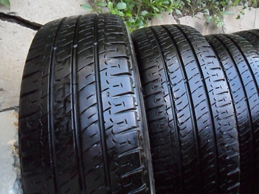 ยาง16กระบะ-รถตู้  มิชลิน 215-65-16 ลงพื้นปี15 ดอก1เซ็น