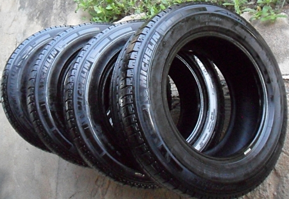 ยาง16กระบะ-รถตู้  มิชลิน 215-65-16 ลงพื้นปี15 ดอก1เซ็น