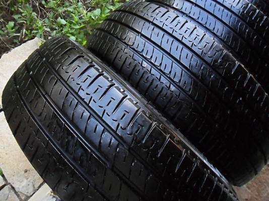 ยาง16กระบะ-รถตู้  มิชลิน 215-65-16 ลงพื้นปี15 ดอก1เซ็น