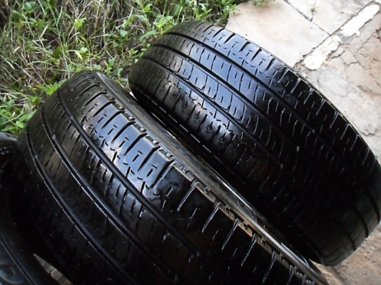 ยาง16กระบะ-รถตู้  มิชลิน 215-65-16 ลงพื้นปี15 ดอก1เซ็น