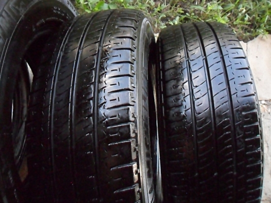 ยาง16กระบะ-รถตู้  มิชลิน 215-65-16 ลงพื้นปี15 ดอก1เซ็น