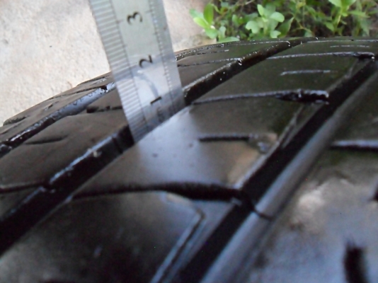 ยาง16กระบะ-รถตู้  มิชลิน 215-65-16 ลงพื้นปี15 ดอก1เซ็น