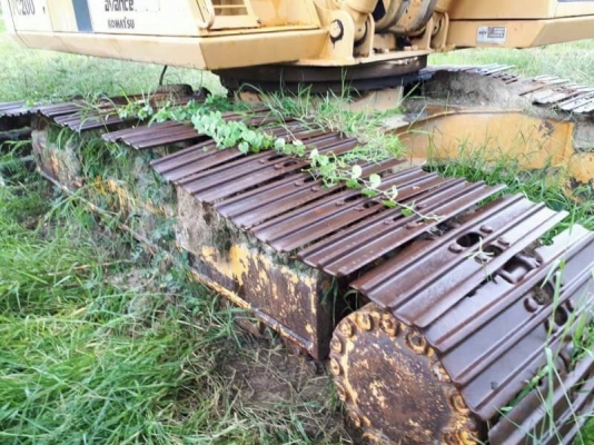 ขาย. 595,000฿. KOMATSU.PC200-5 คอนโทรลสั้น เอกสารอินวอยท์ เครื่องดี ปั้มดี เอวแน่น.โซ่หนา   รถอยู่ชลบุรี โทร&amp;ไอดีไลน์ 0610710295