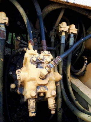 ขาย. 595,000฿. KOMATSU.PC200-5 คอนโทรลสั้น เอกสารอินวอยท์ เครื่องดี ปั้มดี เอวแน่น.โซ่หนา   รถอยู่ชลบุรี โทร&amp;ไอดีไลน์ 0610710295