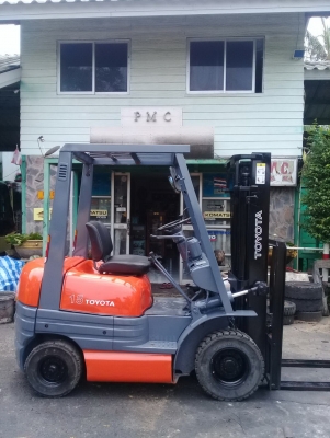 +++ ขายโฟล์คลิฟท์  TOYOTA  6FD15  ขนาด  1.5  ตัน  เครื่องยนต์ดีเซล  เสา  3  เมตร  เกียร์ธรรมดา   งา 1,070  มม.  ยางตันครับ