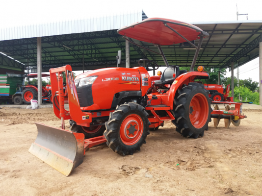 ขายรถไถคูโบต้าL3008(สวยสีเดิมทั้งคัน) อุปกรณ์ครบชุดใบมีดหน้า+ผานพรวน สภาพพร้อมใช้งานเล่มทะเบียนครบ #จัดส่งฟรี ราคา270,000บาท  ต่อรองได้ สนใจโทร084-5575695,086-0631832เเต้ว #ดูรถได้ที่บ้านเกาะลำไยต.วังบัวอ.คลองขลุงจ.กำแพงเพชร