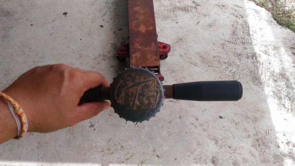 แม่แรงจระเข้ยกรถ