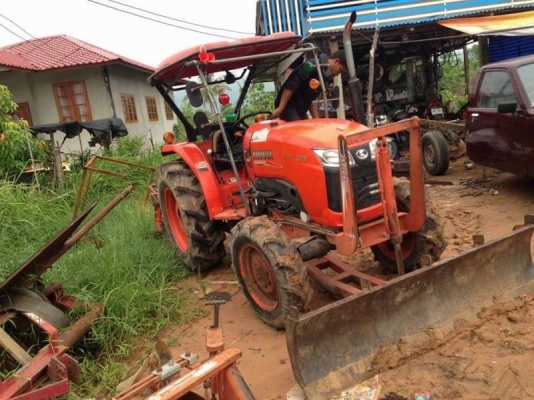 ขาย 365,000 บาท KUBOTA L4708 ปี 55 ทำงาน  เครื่องดี เกียร์ดี ระบบไฮโดรลิก (ใบมีดหน้า - หาง 6) เอกสารเล่มทะเบียน  รถอยู่ จ.ศรีสะเกษ โทร&ไอดีไลน์  0610710295 ขาย 365,000 บาท KUBOTA L4708 ปี 55 ทำงาน  เครื่องดี เกียร์ดี ระบบไฮโดรลิก (ใบมีดหน้า - หาง 6) เอกสารเล่มทะเบียน  รถอยู่ จ.ศรีสะเกษ โทร&ไอดีไลน์  0610710295