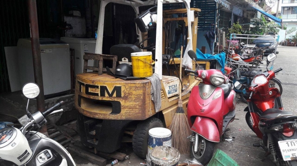 ขายรถ 2ตันครึ่ง ยกสูง3เมตร เครื่องเบนซิล 80000 ยี่ห้อTCM รุ่นตามเพช FVG25