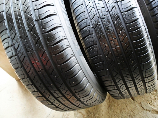ยาง17 มิชลิน 225-65-17ดอกเกือบ1เซ็น ลงพื้นปี14 เส้นละ550