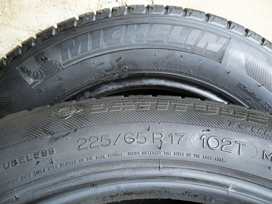 ยาง17 มิชลิน 225-65-17ดอกเกือบ1เซ็น ลงพื้นปี14 เส้นละ550