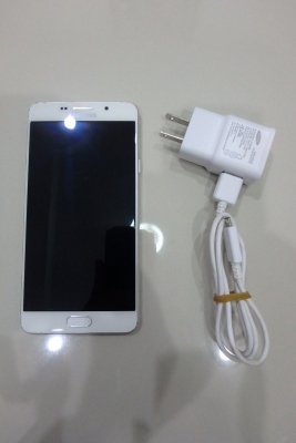 Samsung Galaxy A7 2016 สีขาว สภาพใหม่ ส่งฟรี Samsung Galaxy A7 2016 สีขาว สภาพใหม่ ส่งฟรี