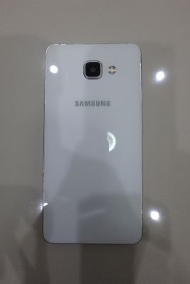 Samsung Galaxy A7 2016 สีขาว สภาพใหม่ ส่งฟรี Samsung Galaxy A7 2016 สีขาว สภาพใหม่ ส่งฟรี