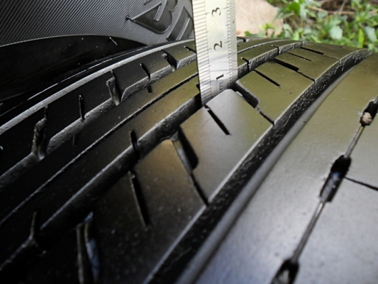 ยางกระบะ-รถตู้15 บริดสโตน 205-70-15ลงพื้นปลายปี15 ดอก1เซ็นไม่มีปะเลย