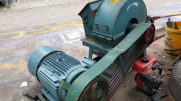 เครื่องย่อยไม้ขนาดใหญ่ สบายๆๆ  รหัสสินค้า E1 - 15