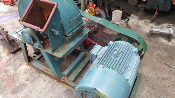 เครื่องย่อยไม้ขนาดใหญ่ สบายๆๆ  รหัสสินค้า E1 - 15