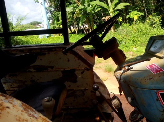 ขายรถไถ่ฟอร์ด 6600 T5  พร้อมใช้งาน..เล่มทะเบียนพร้อม