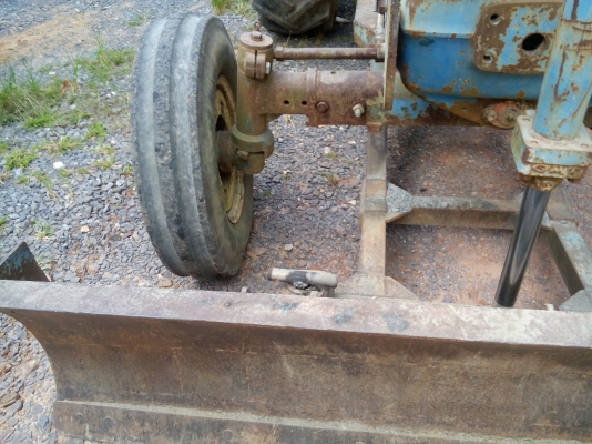 ขายรถไถ่ฟอร์ด 6600 T5  พร้อมใช้งาน..เล่มทะเบียนพร้อม