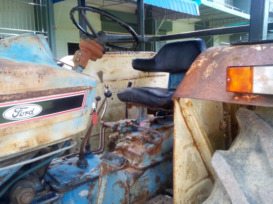 ขายรถไถ่ฟอร์ด 6600 T5  พร้อมใช้งาน..เล่มทะเบียนพร้อม