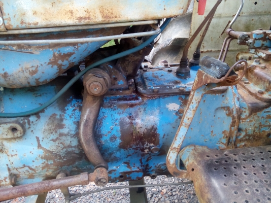 ขายรถไถ่ฟอร์ด 6600 T5  พร้อมใช้งาน..เล่มทะเบียนพร้อม