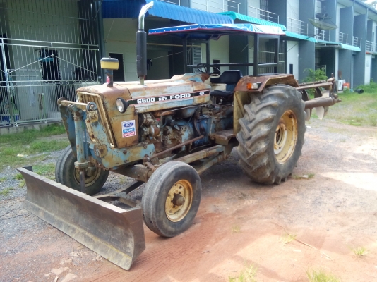 ขายรถไถ่ฟอร์ด 6600 T5  พร้อมใช้งาน..เล่มทะเบียนพร้อม