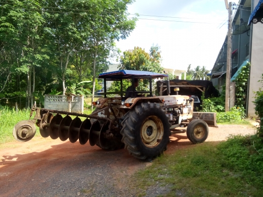 ขายรถไถ่ฟอร์ด 6600 T5  พร้อมใช้งาน..เล่มทะเบียนพร้อม