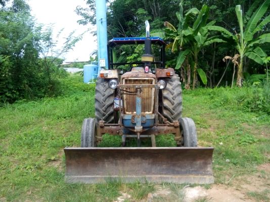 ขายรถไถ่ฟอร์ด 6600 T5  พร้อมใช้งาน..เล่มทะเบียนพร้อม