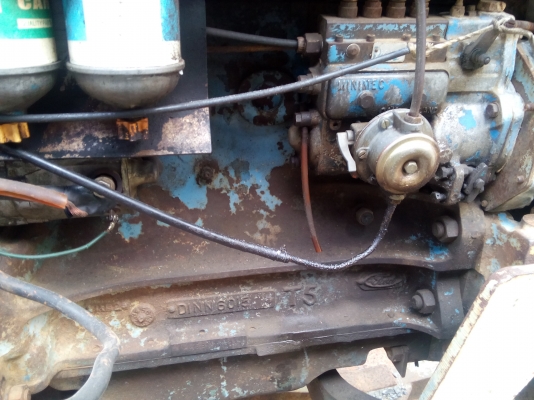 ขายรถไถ่ฟอร์ด 6600 T5  พร้อมใช้งาน..เล่มทะเบียนพร้อม