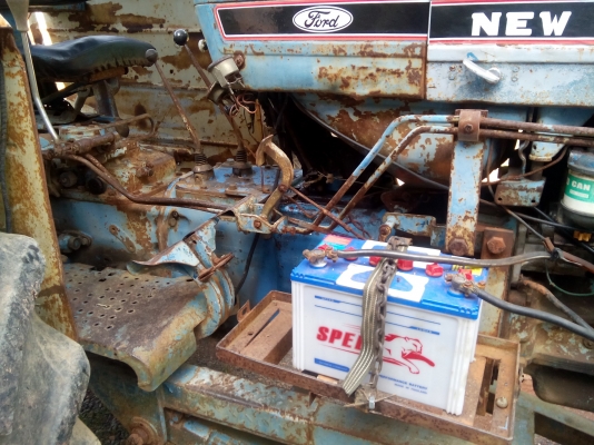 ขายรถไถ่ฟอร์ด 6600 T5  พร้อมใช้งาน..เล่มทะเบียนพร้อม