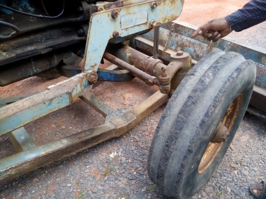 ขายรถไถ่ฟอร์ด 6600 T5  พร้อมใช้งาน..เล่มทะเบียนพร้อม