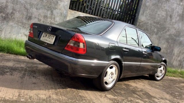 BENZ C220 1995 BENZ C220 1995