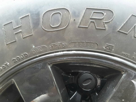 ยาง 33 นิ้ว Maxxis MT 255-85-16 ปี15 สภาพดี 1ชุด