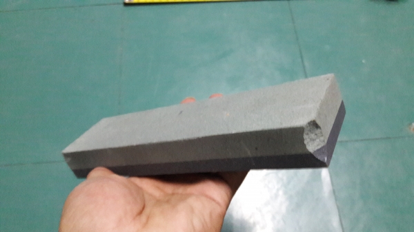 ขายหินลับมีดตราหัวคนป่าอินเดียนขนาด2&times;8&times;1"ใหม่เก่าเก็บบิ่นมุมนิดๆ