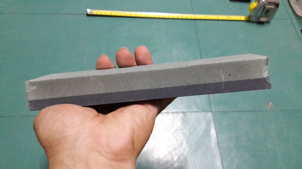 ขายหินลับมีดตราหัวคนป่าอินเดียนขนาด2&times;8&times;1"ใหม่เก่าเก็บบิ่นมุมนิดๆ