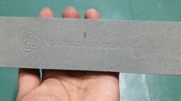 ขายหินลับมีดตราหัวคนป่าอินเดียนขนาด2&times;8&times;1"ใหม่เก่าเก็บบิ่นมุมนิดๆ