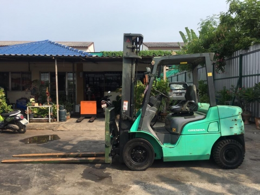 ขายรถนอก MITSUBISHI รุ่นล่าสุด ยก2.5 ตัน 4 เมตร งาเท ดีเซล เกียร์ครัช ยางตัน 420,000 บาท 094-426-7888 จะเด็ด