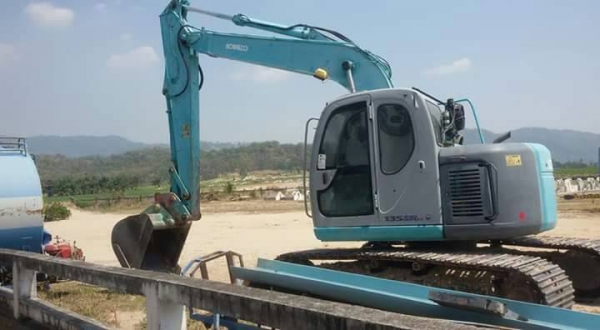รถแบคโฮ KOBELCO 135SRLC รถญี่ปุ่นมีใบอินวอย