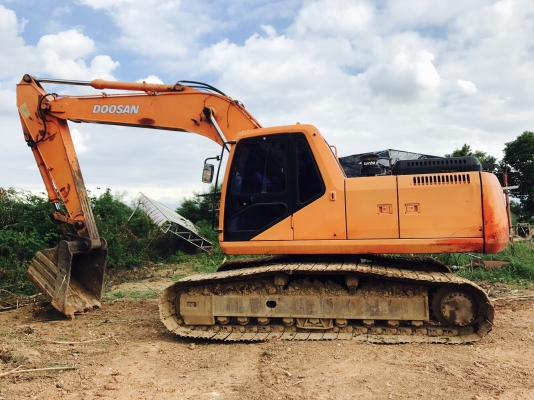 ขาย DOOSAN SOLAR 220LC เครื่องปั๊มดี เอกสารเล่มทะเบียน