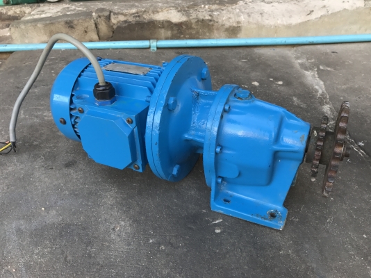 ขายมอเตอร์เกียร์ Siti 1HP. 380V อัตราทด 1:7.5 made in Italy เพลาออกประมาณ 185 รอบต่อนาที สภาพดี หมุนนิ่ม พร้อมใช้งาน