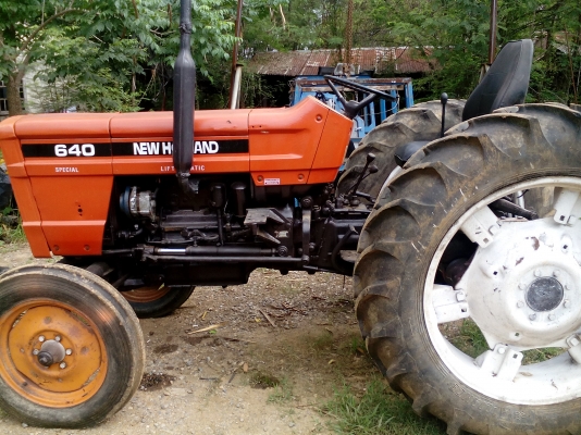ขายรถไถนิวฮอลแลนด์640(เฟียต) 70 แรงม้า เก่านอกพร้อมอินวอยย์