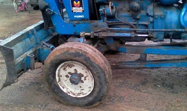 ขาย 199,000 FORD 68 (แถมใบมีด -หาง 7 ) เครื่อง T1 เกียรดี หางดี ยก ไม่ตก ยางสวย เอกสารชื้อขาย  รถอยู่ จ.ศรีสะเกษ โทร&amp;ไอดีไลน์ 0610710295