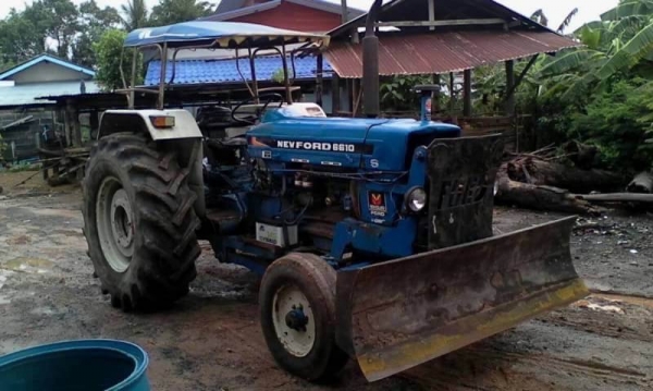 ขาย 199,000 FORD 68 (แถมใบมีด -หาง 7 ) เครื่อง T1 เกียรดี หางดี ยก ไม่ตก ยางสวย เอกสารชื้อขาย  รถอยู่ จ.ศรีสะเกษ โทร&amp;ไอดีไลน์ 0610710295