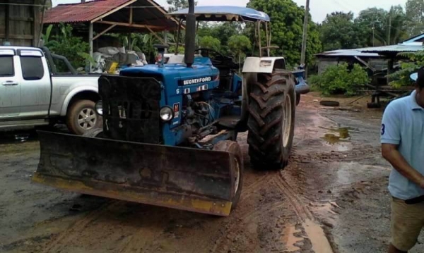 ขาย 199,000 FORD 68 (แถมใบมีด -หาง 7 ) เครื่อง T1 เกียรดี หางดี ยก ไม่ตก ยางสวย เอกสารชื้อขาย  รถอยู่ จ.ศรีสะเกษ โทร&amp;ไอดีไลน์ 0610710295